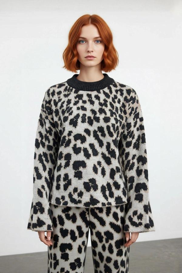 Modern Kadın Oversize Triko Leopar Desenli Bisiklet Yaka Kazak Günlük Tarz Soğuk Havalar İçin - Image 1