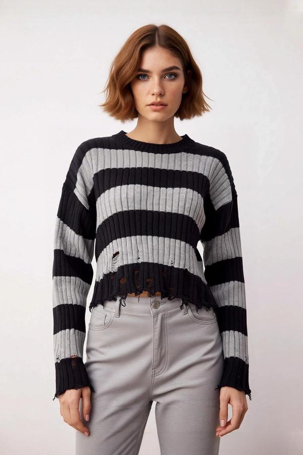 Kadın Basic Çizgili Düşük Kol Akrilik Triko Kazak Crop Kesim Akıtma Detaylı Konforlu Stil Kaliteli - Image 1