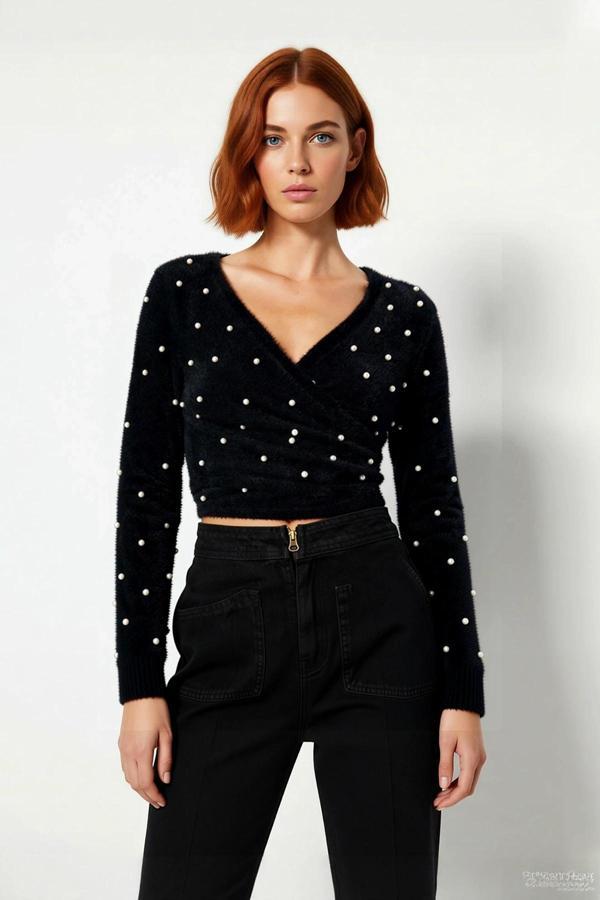 Kadın Fitted Basic V Yaka Siyah Tüylü İnci Detaylı Super Crop Uzun Kollu Triko Kazak İddialı Stil - Image 1