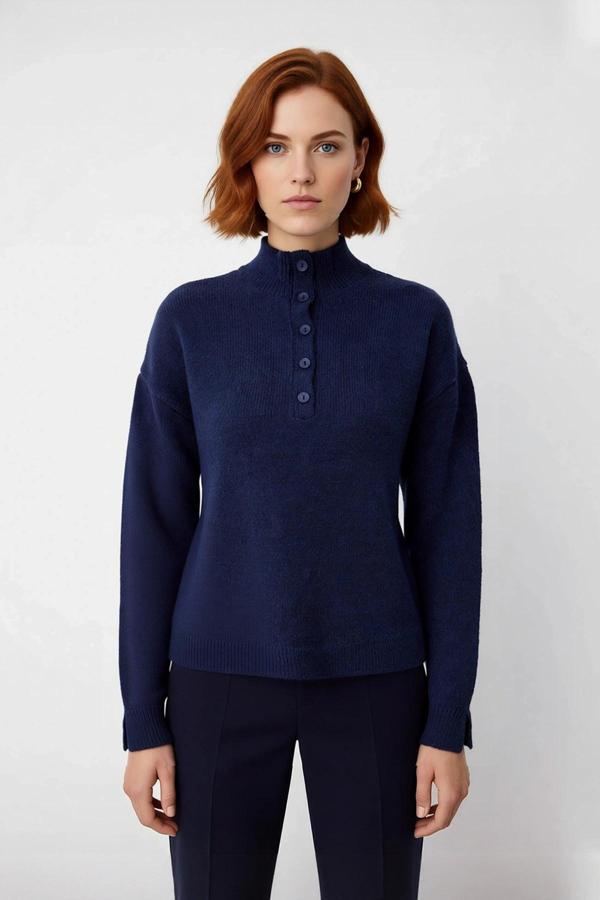 Kadın Lacivert Dik Yaka Düşük Kol Regular Triko Kazak Kış Günleri İçin Konfor Ve Stil Sunar - Image 1