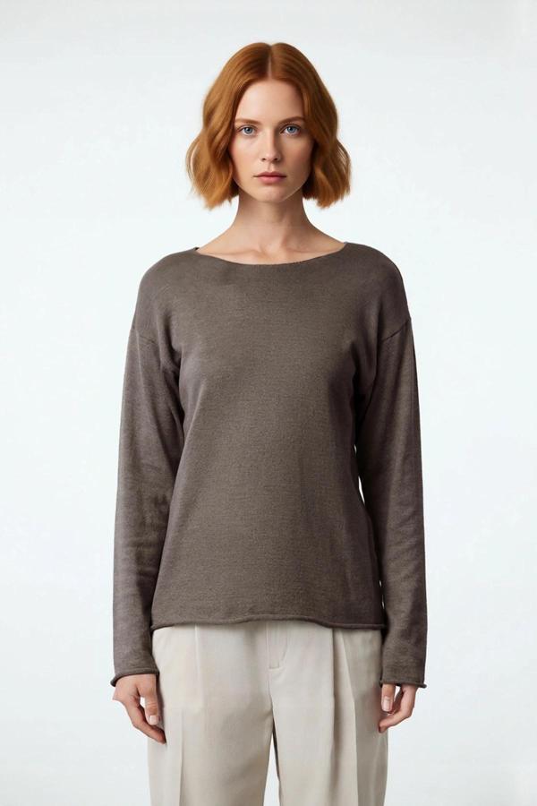 Kadın Kayık Yaka Uzun Kollu Regular Kalıp Triko Kazak Konforlu ve Şık Kış Kombinlerinin Anahtar - Image 1