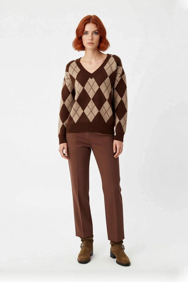 Kadın Oversize Baklava Desen V Yaka Düşük Kol Triko Kazak Soğuk Günlerde Sıcak ve Şık Stil - Image 1