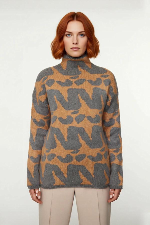 Kadın Rahat Kesim Yüksek Yaka Akrilik Triko Kazak Şık Desenleriyle Günlük Kombinlerinize Uyumlu - Image 1