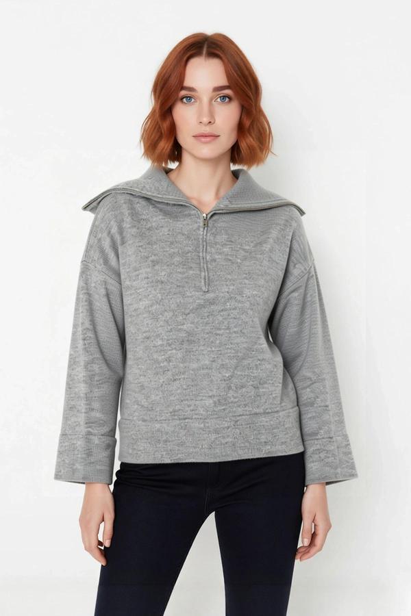 Kadın Oversize Yumuşak Dokulu Triko Kazak Dik Yaka Fermuarlı Düşük Kol Rahat Ramadan Koleksiyonu - Image 1