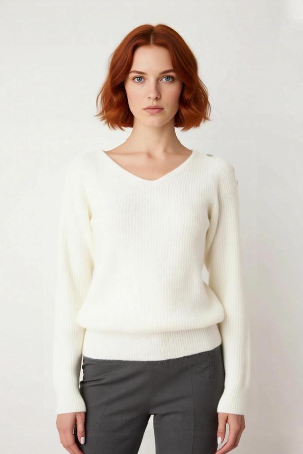 Kadın Bisiklet Yaka Taş Detaylı Yumuşak Dokulu Regular Kalıp Kışlık Triko Kazak Gündüzden Geceye - Image 1