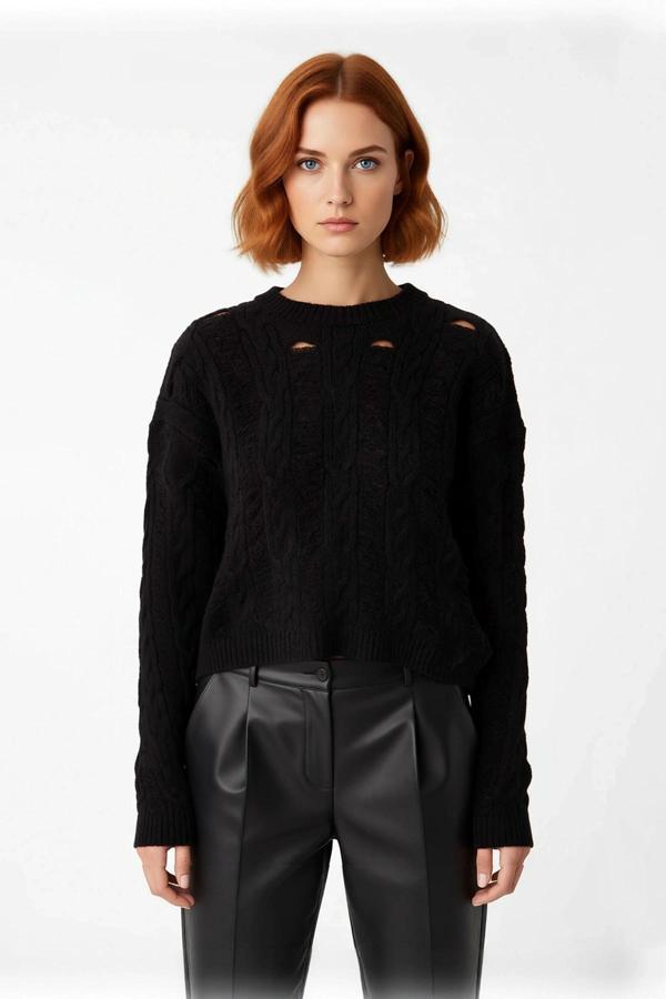 Kadın Oversize Geniş Kalıp Ajurlu Delikli Bisiklet Yaka Düşük Kol Triko Crop Kazak Şıklığı - Image 1