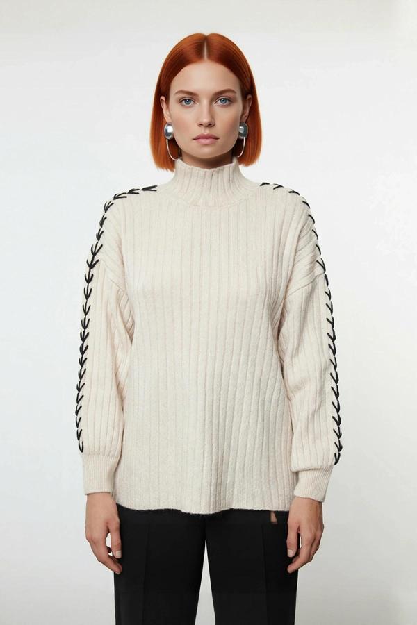 Kadın Kışlık Dik Yaka Düşük Kol Nakış Detaylı Triko Kazak Günlük Şıklık Ve Rahatlık Sunar Kaliteli - Image 1