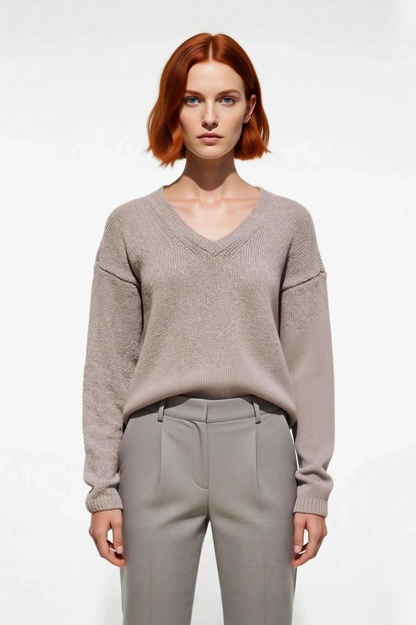 Kadın Düşük Kol V Yaka Triko Kazak Regular Kalıp İle Kış Şıklığı ve Konfor Bir Arada Kaliteli - Image 1