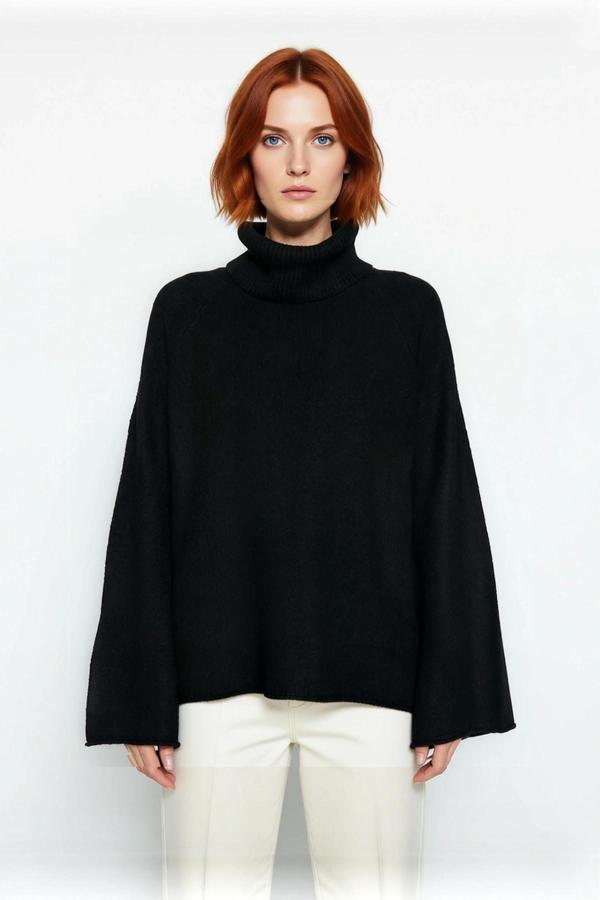 Kadın Geniş Kalıp Balıkçı Yaka Triko Kazak Soğuk Havalarda Şıklığı Ve Konforu Bir Arada Sunuyor - Image 1