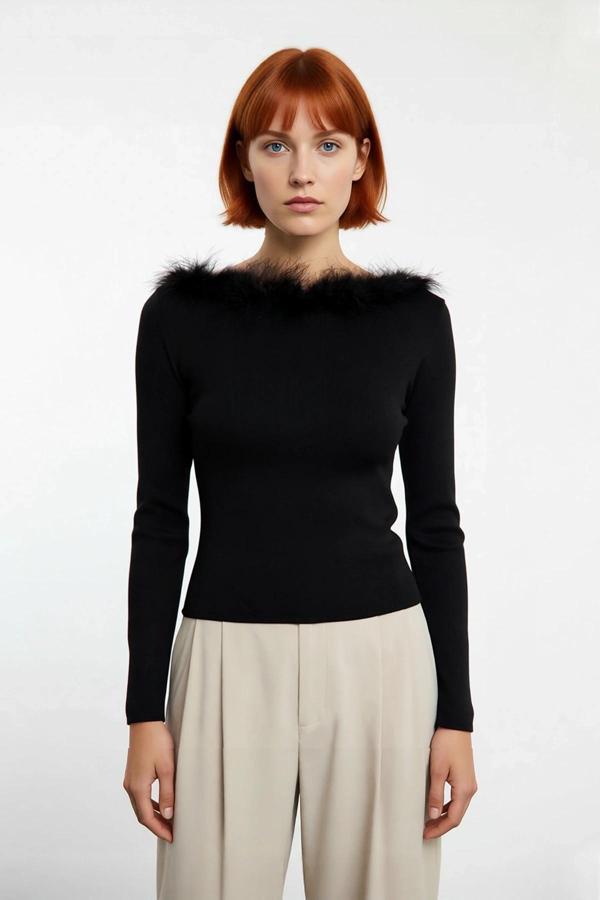 Kadın Fitted Kayık Yaka Tüylü Detaylı Triko Kazak Uzun Kollu Zarif Gündüzden Geceye Şıklık - Image 1