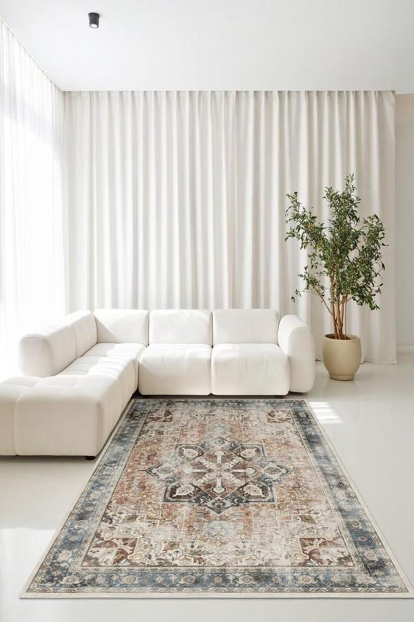 Doğal Işıkla Parlayan Desenler Klasik Dokunuşlu Modern Kaymaz Taban Halı - Image 1