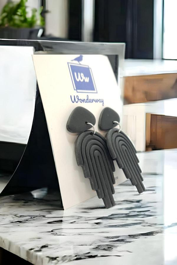 Wonderway Özel Tasarım El Yapımı Polimer Kil Küpe Siyah - Image 1