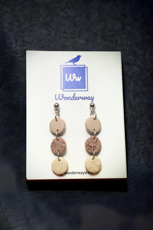 Wonderway Özel Tasarım El Yapımı Polimer Kil Küpe Bej - Image 1