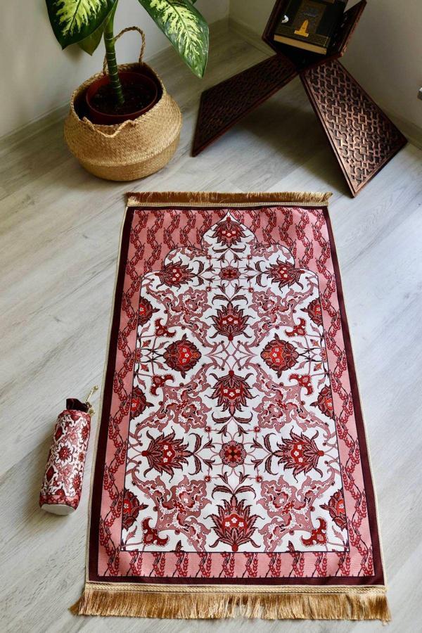 Taşınabilir İpek Dokulu Keseli Seccade S1031 Pembe Renk - Image 1