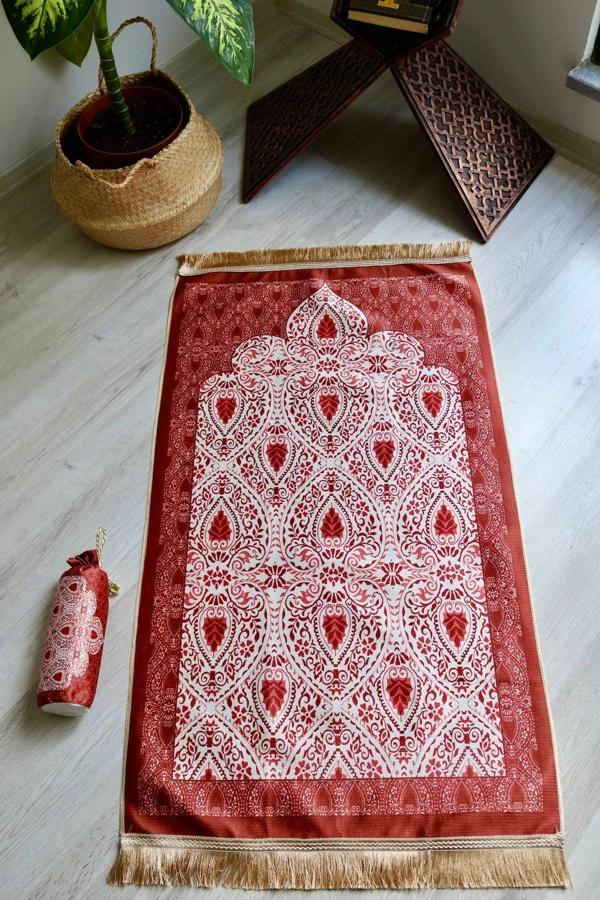 Rumi Desenli İpek Dokulu Keseli Seccade S1030 Kırmızı Renk - Image 1