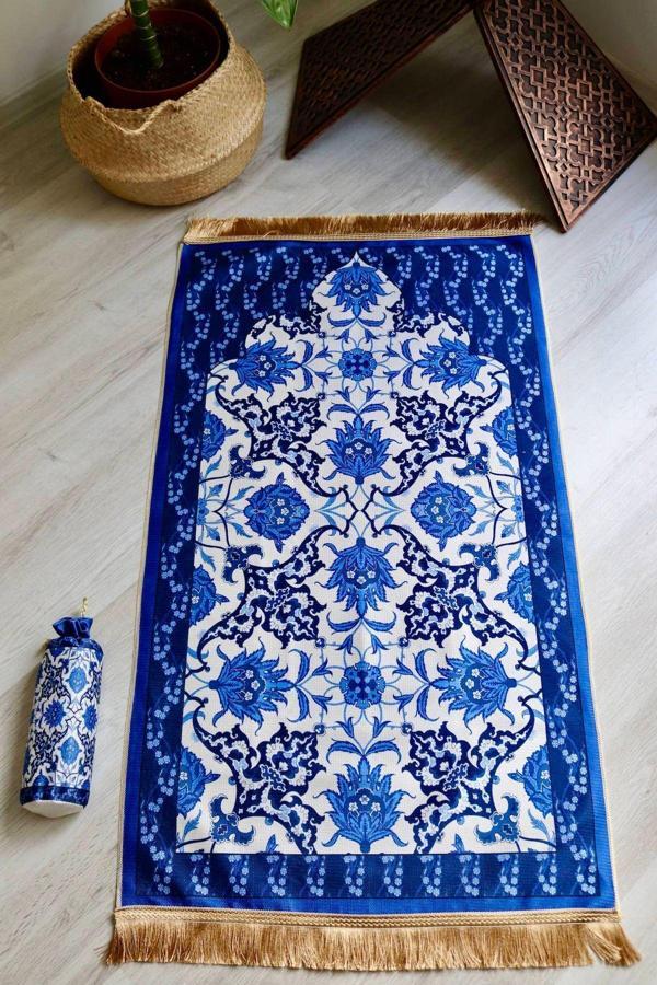 Taşınabilir İpek Dokulu Keseli Seccade S1031 Lacivert Renk - Image 1