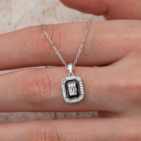 KENPAZAR Gümüş Siyah Mineli Baget Kadın Kolye - Image 1