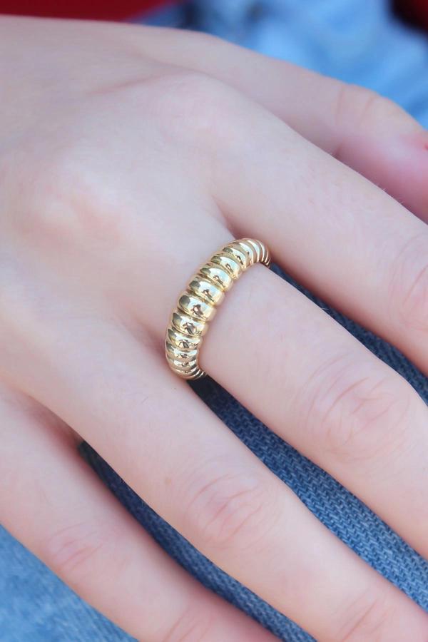 Gold Renk Sarmal Model Kadın Yüzük - Image 1