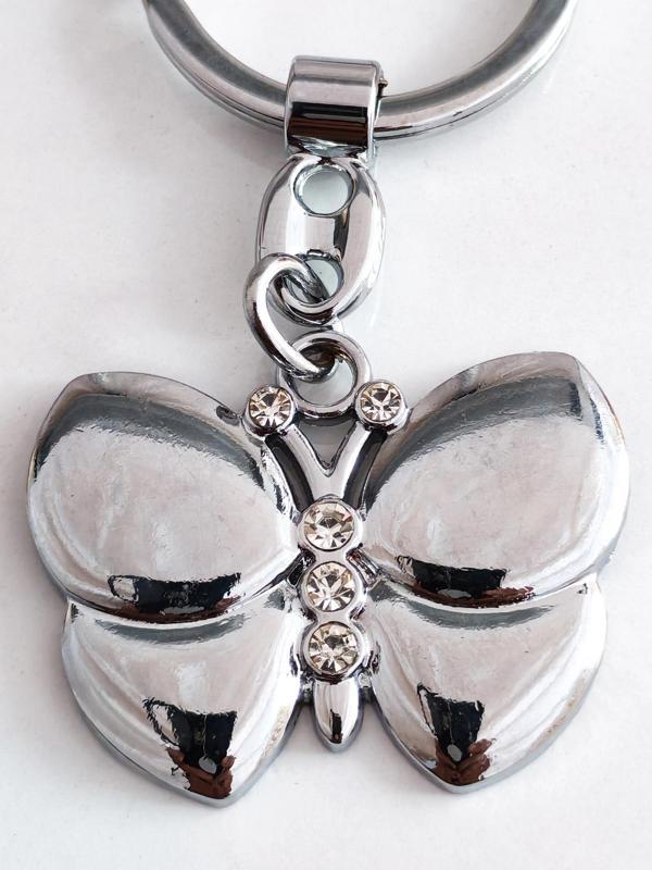Gümüş Renkli Üç Boyutlu Kelebek Metal Anahtarlık - Image 1