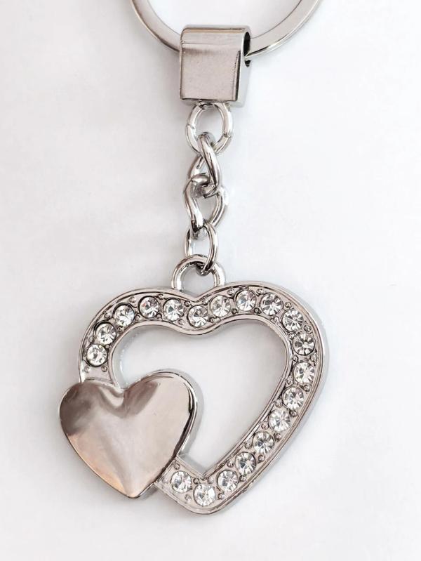 Taşlarla Süslü Kalp Metal Anahtarlık - Image 1