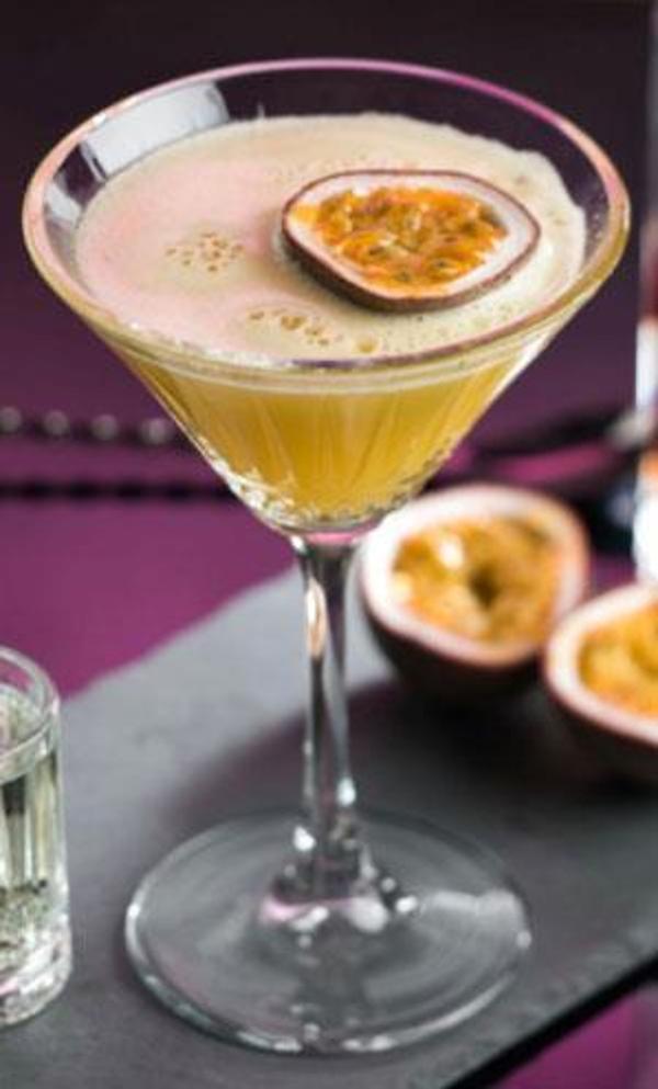 Paşabahçe 440328 Elysia Ayaklı Martini Bardak 6'lı - Image 1