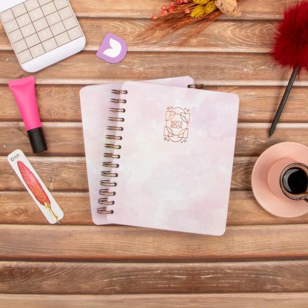 16,5x20 cm Pembe Sert Kapak Noktalı Tarihsiz Spiralli Not Okul Defteri - Image 1