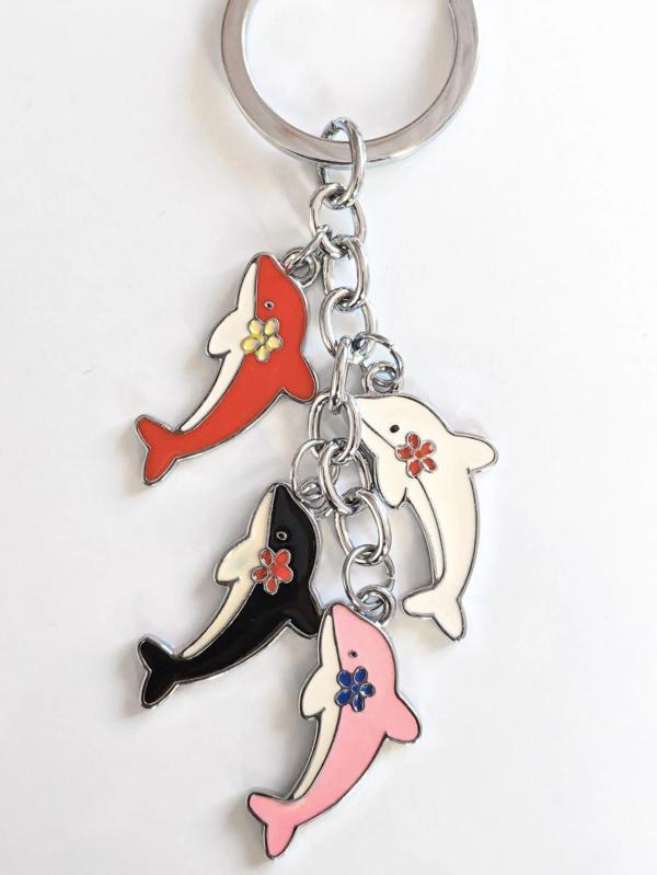 4 Farklı Renkte Yunus Balığından Metal Anahtarlık - Image 1