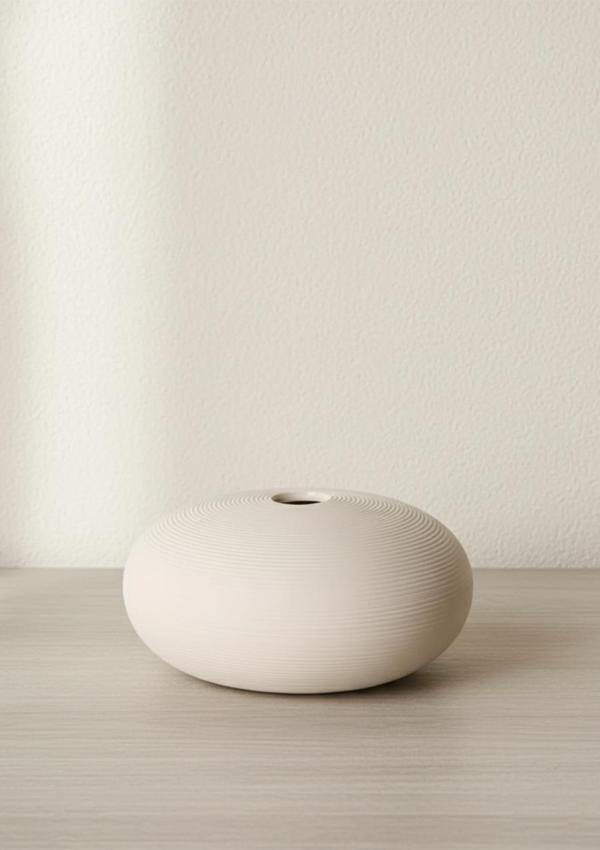 Fiona Seramik Vazo Yuvarlak, Beyaz 15x8 CM - Image 1