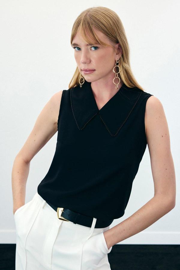 Yaka İncili Kolsuz Bluz - Siyah - Image 1