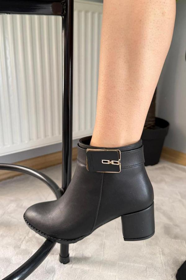 Kadın Mabel Siyah Tokalı ( 6 cm ) Topuklu Oval Burun Bot - Image 1