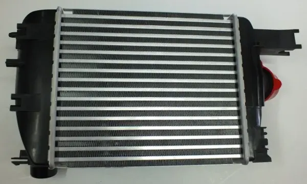 TURBO RADYATÖRÜ INTERCOOLER CLIO 4 2012 CAPTUR 2013 LOGAN 2 2012 SANDERO 2 2012 SYMBOL 3 2013 0.9TCE 1.2TCE 1.5DCI 144966051R 144965154R 14461B680C - Image 1