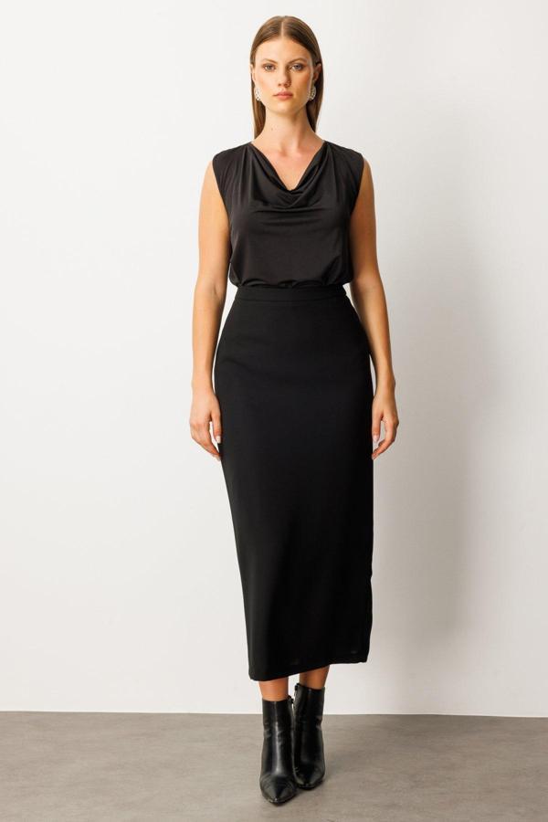 Ekol Kadın Büyük Beden Arkası Yırtmaç Görünümlü Krep Etek 2033 Siyah - Image 1