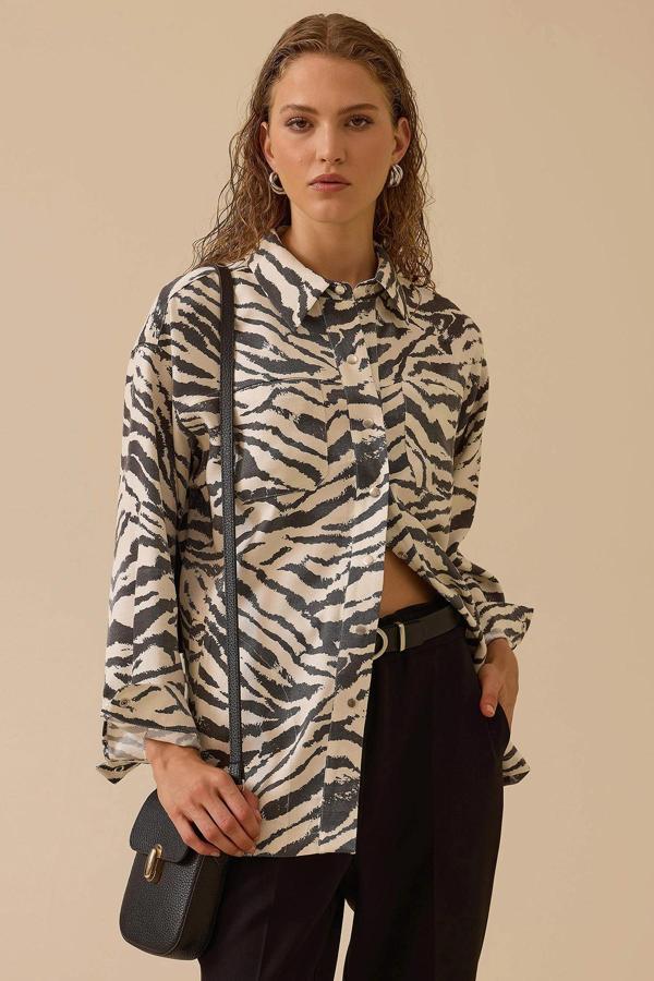 Seçil Kadın Zebra Desenli Cep Detaylı Gömlek 0010 Siyah - Image 1
