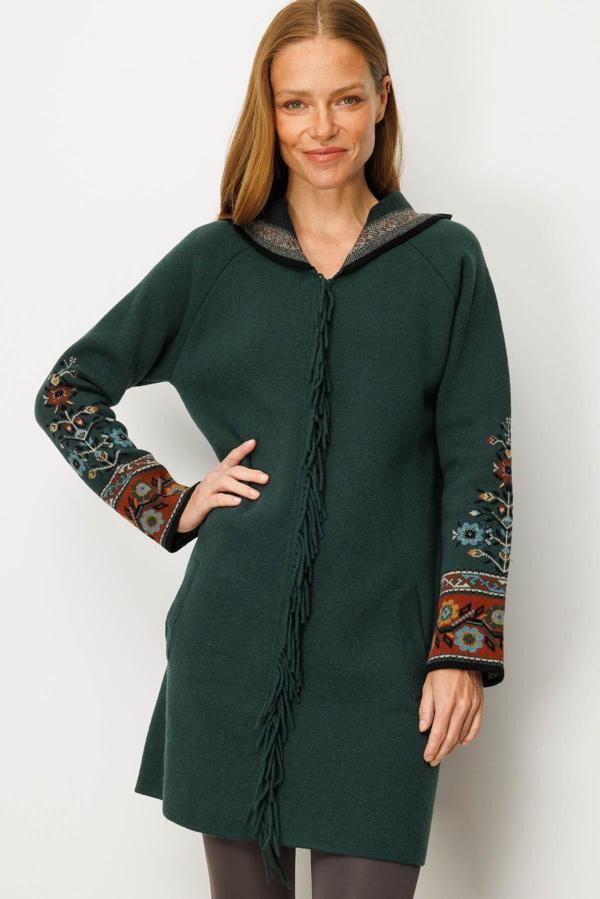 Desen Triko Kadın Kapüşonlu Kilim Jakarlı Püsküllü Yün Kaban 25056 Yeşil - Image 1