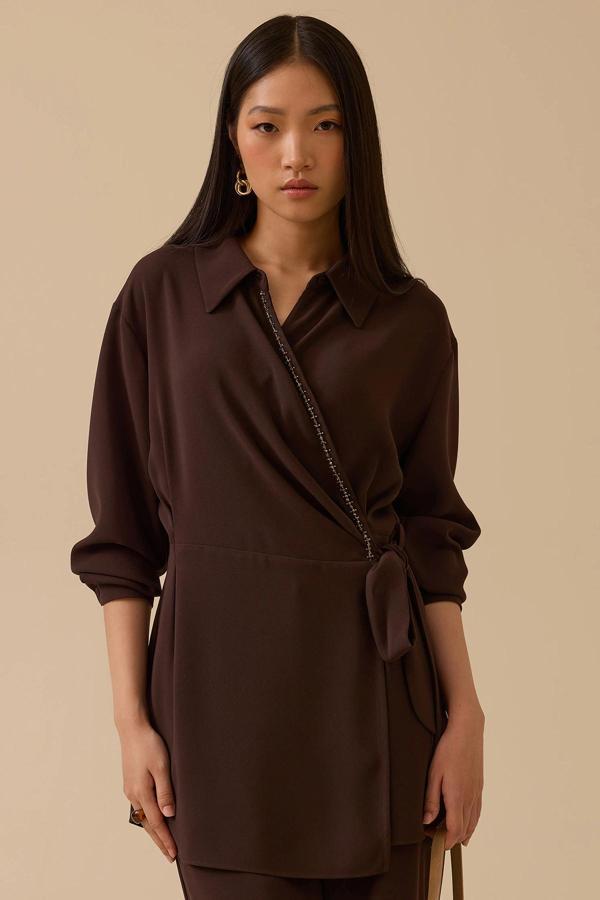 Seçil Kadın Boncuk Detaylı Bağlamalı Kruvaze Tunik 0007 Kahverengi - Image 1