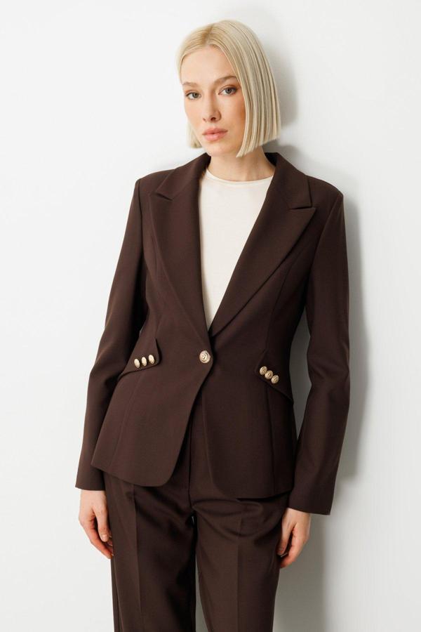 Ekol Kadın Omzu Vatkalı Düğme Aksesuarlı Ceket 5017 Kahverengi - Image 1