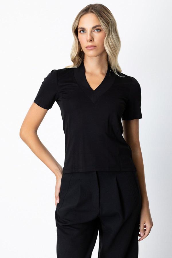 On Kadın V Yaka Dikişli Basic T-Shirt 61341 Siyah - Image 1