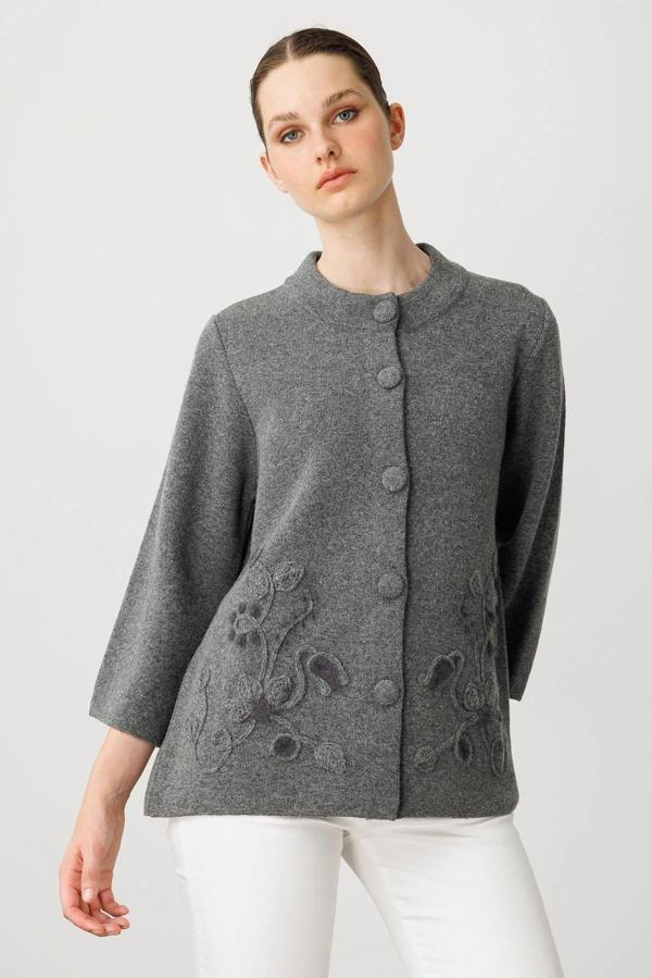 Desen Triko Kadın Dik Yaka Çiçek Desenli Kısa Yün Ceket 25015 Füme - Image 1