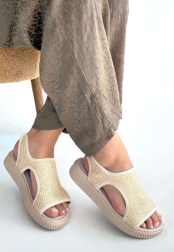 Wayi Bej Hasır Cilt Sandalet - Image 1