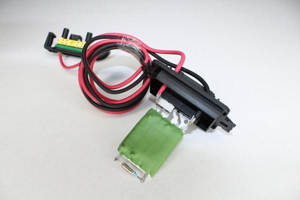 KALORİFER REZİSTANSI CLIO 3 1.2-1.4-1.6-2.0-1.5 DCİ 2005 MODUS 1.2-1.4-1.6-1.5 DCİ 2004 7701209803 - Image 1