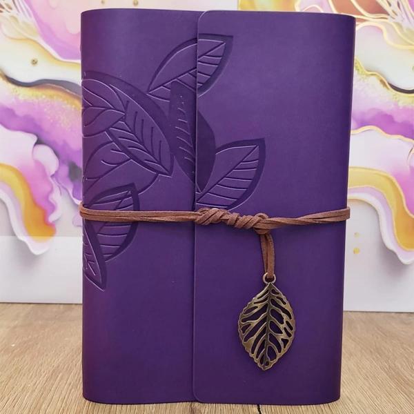Yaprak Desenli Çizgisiz Deri Defter - Image 1