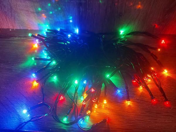 10m 100 Led Pilli 2 Kademeli RGB IŞIK Siyah Kablo - Image 1