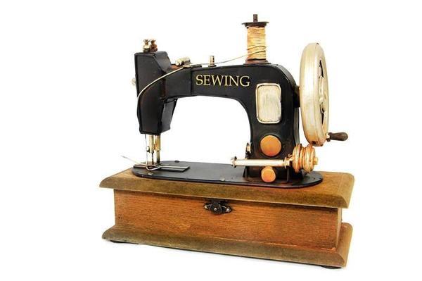 Dekoratif Metal Dikiş Makinesi Kutulu Biblo Hediyelik - Image 1