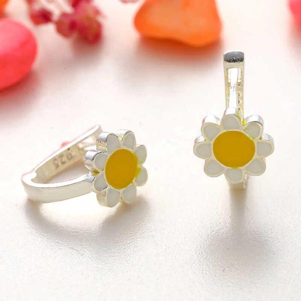 Gümüş Papatya Çocuk Küpesi - Image 1