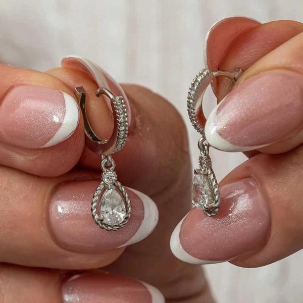 Gümüş Sallantılı Damla Kadın Küpe - Image 1