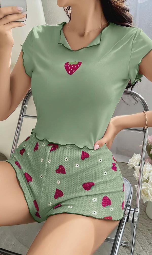 MDB MdbShop Yeşil Çilek Desenli Askılı Şortlu Pijama Takım - Image 1