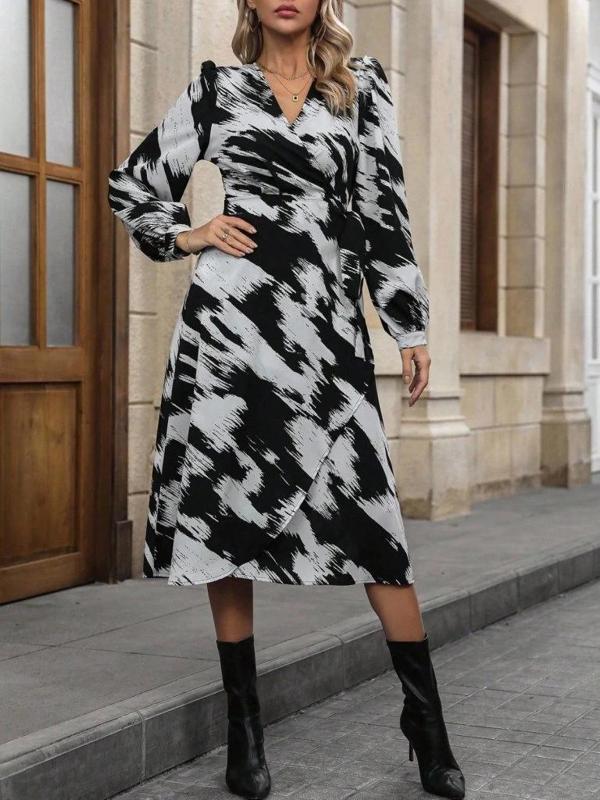 MDB Kadın Uzun Kollu Kruvaze Yakalı Yandan Bağlamalı Desenli Mini Modal Elbise - Image 1