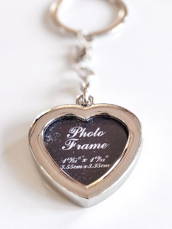 Altın Sarısı Kalp Şekilli Metal Fotoğraf Çerçeveli Anahtarlık - Image 1