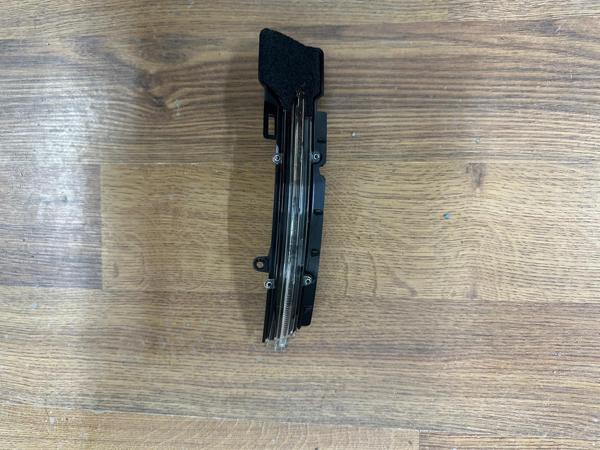 Skywell ET5 Ön Sağ Ayna Sinyal 2022-2024 - Image 1