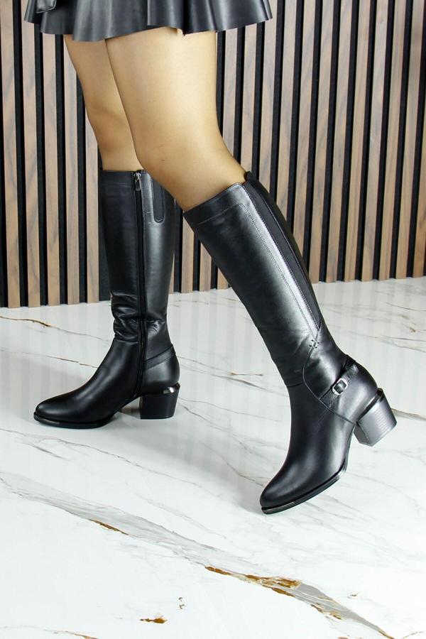Siyah Hakiki Dana Derisi Streç Tokalı Fermuarlı Sivri Burun Kalın Topuklu Çizme - Image 1